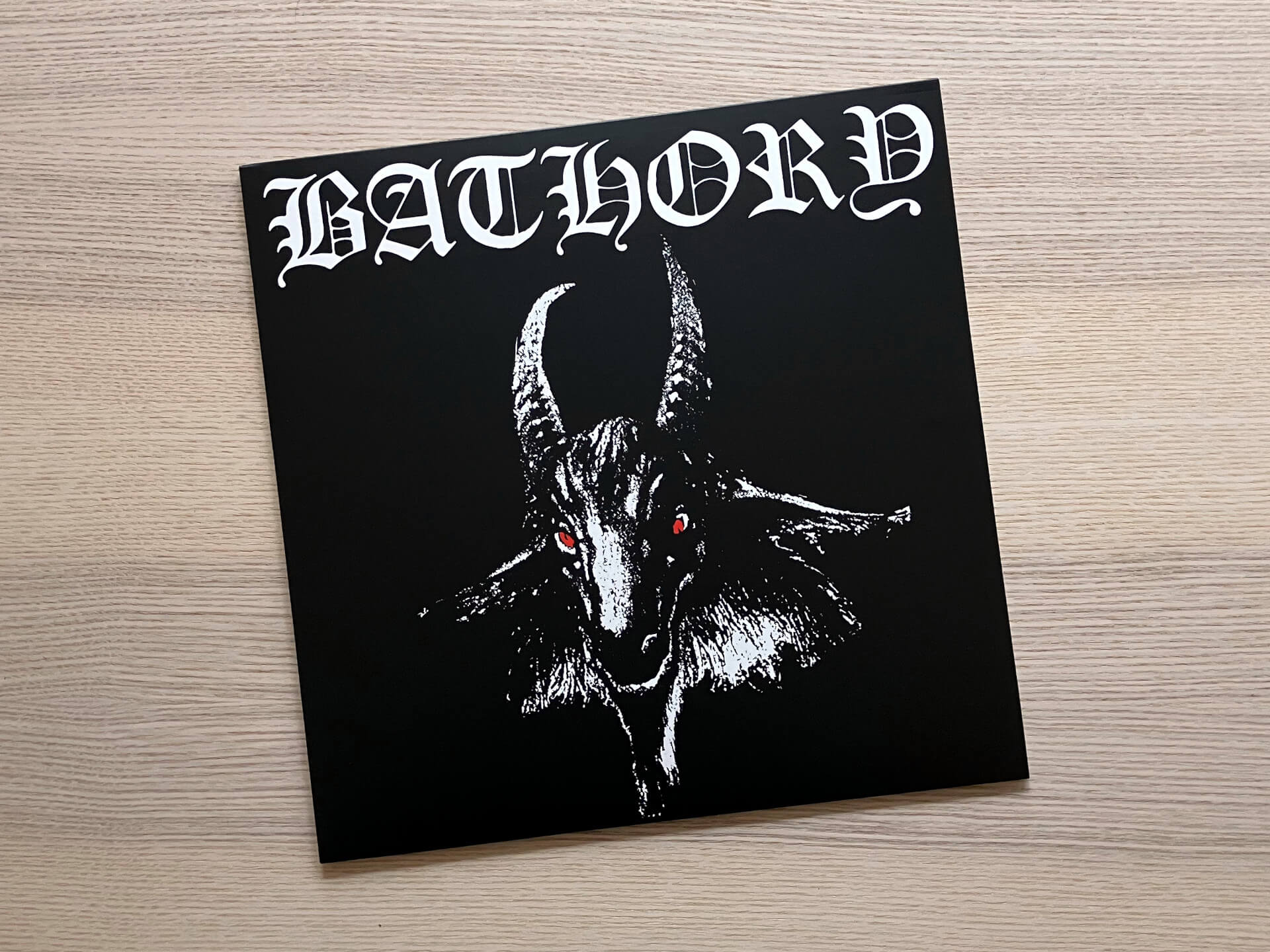 обложка Bathory — Bathory